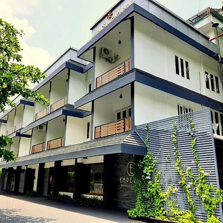 Emperor-Hotel Rachana Continental Pvt Ltd Kizhake Chālakudi 외부 사진