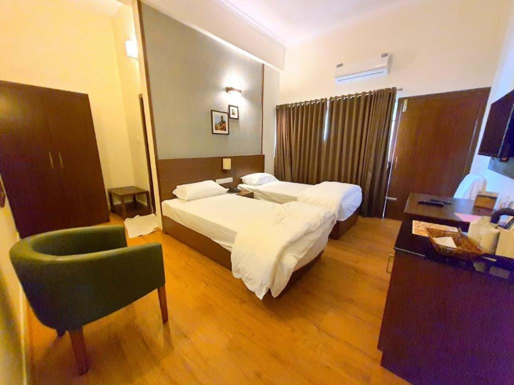 Emperor-Hotel Rachana Continental Pvt Ltd Kizhake Chālakudi 외부 사진