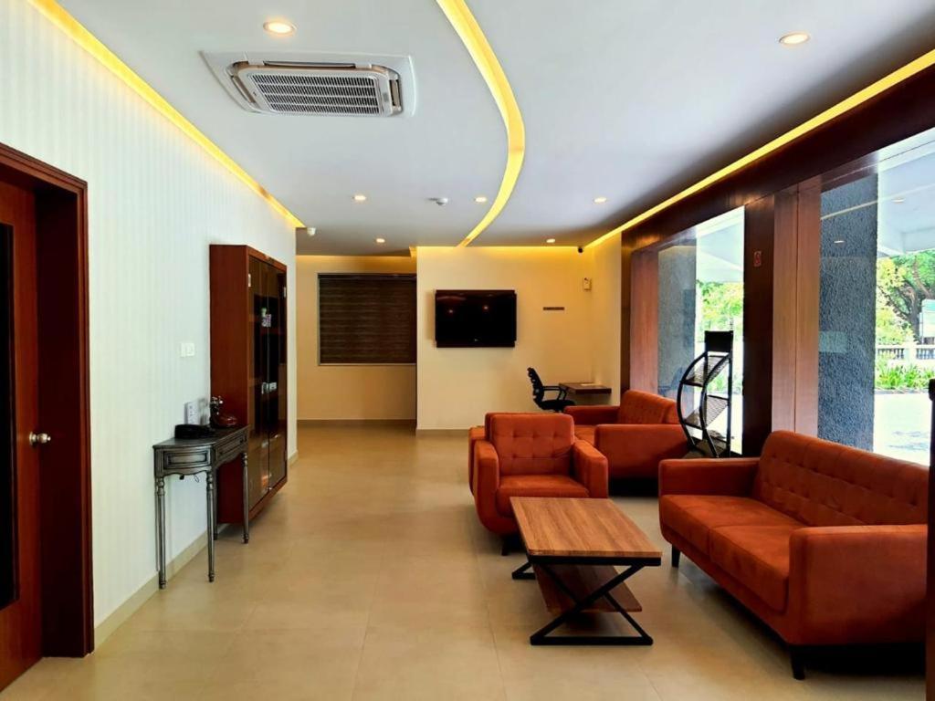 Emperor-Hotel Rachana Continental Pvt Ltd Kizhake Chālakudi 외부 사진