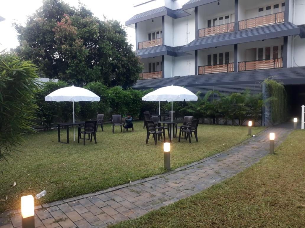 Emperor-Hotel Rachana Continental Pvt Ltd Kizhake Chālakudi 외부 사진