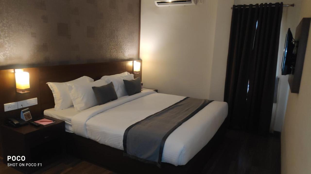 Emperor-Hotel Rachana Continental Pvt Ltd Kizhake Chālakudi 외부 사진