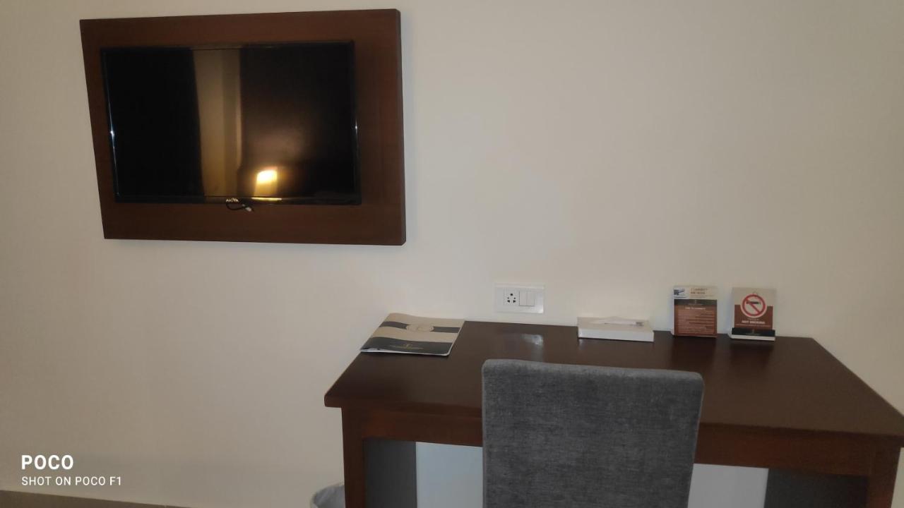 Emperor-Hotel Rachana Continental Pvt Ltd Kizhake Chālakudi 외부 사진